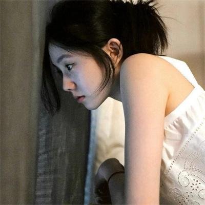 拿针的女孩