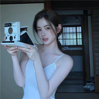 隔楼女孩:我们之间的层距