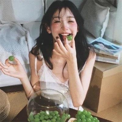 想被拥抱的12个女人
